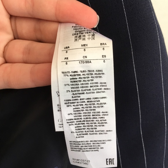 A|X Armani Exchange | Cropped Angle Front Blazer - Picture 5 of 8